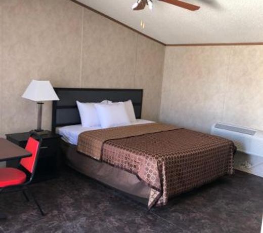 Monahans Country Inn
