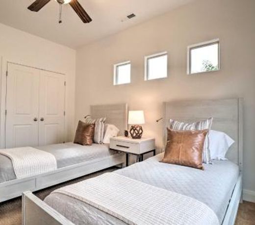 Bright Modern Abode - 32 Miles to Zion Natl Park!