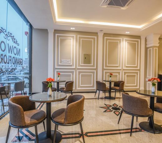 Grand flora hotel
