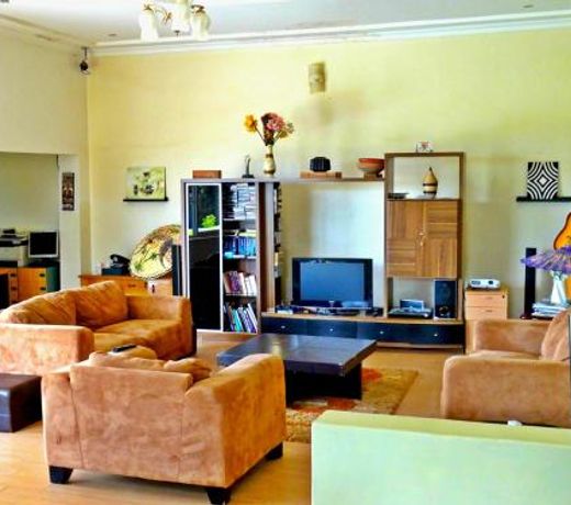Yambi Guest House