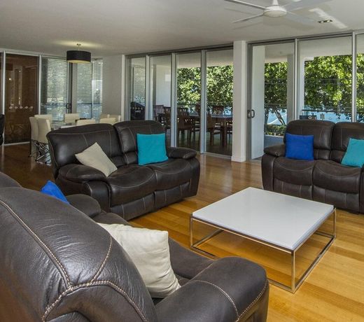 Maggies Beachfront Apt. 10