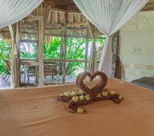Pool side Lodge with 1 BR #V334