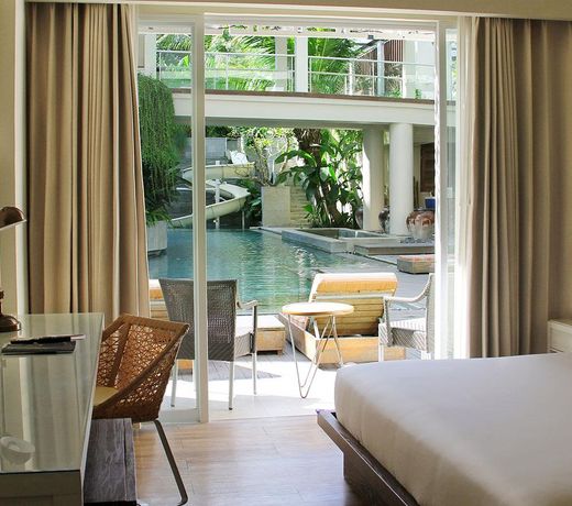 One BR Deluxe Pool with LuxuryandSpaciousGuestRoom