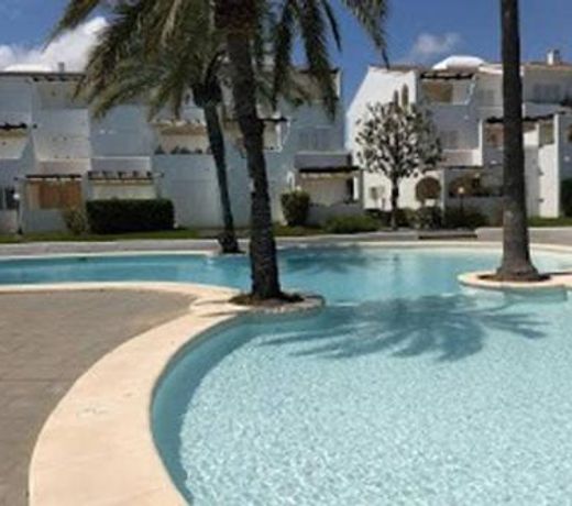 2 bedroom, Sea Front Complex w Pool and private garden