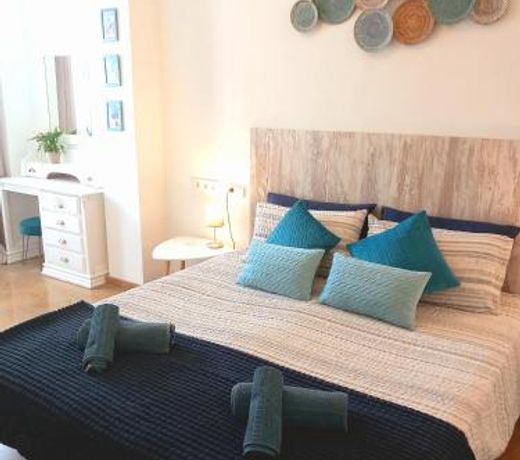 2 bedroom, Sea Front Complex w Pool and private garden