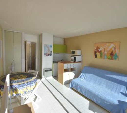 Studio cabine vue port grand pavois M