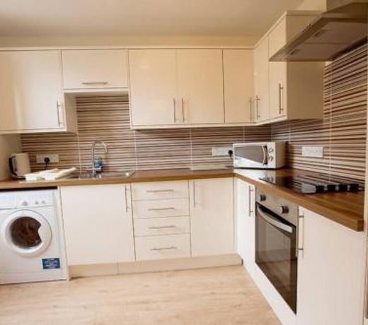 City Centre Executive 2 Bed Apartment with WiFi & Parking