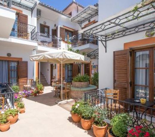 Marouso Hotel