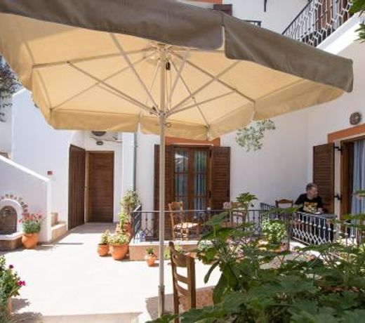 Marouso Hotel