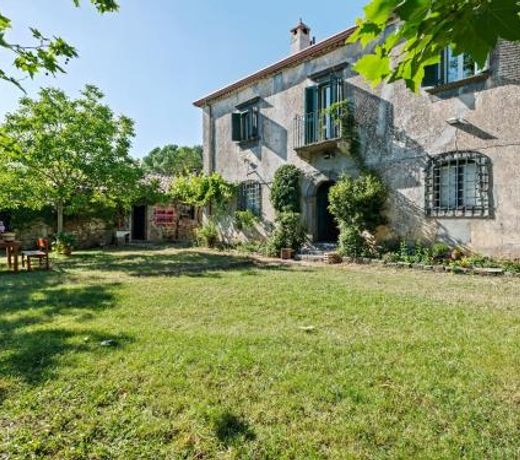 Inviting Cottage in Maniace with Private Garden