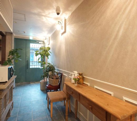 7 Rooms Hotel & Cafe