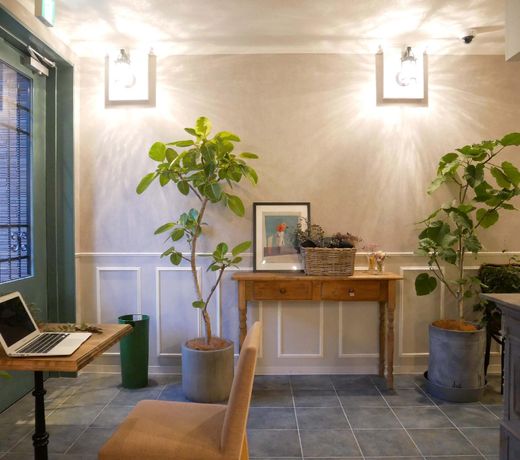 7 Rooms Hotel & Cafe