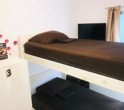 Comfortable mixshare room close to 5th Avenue