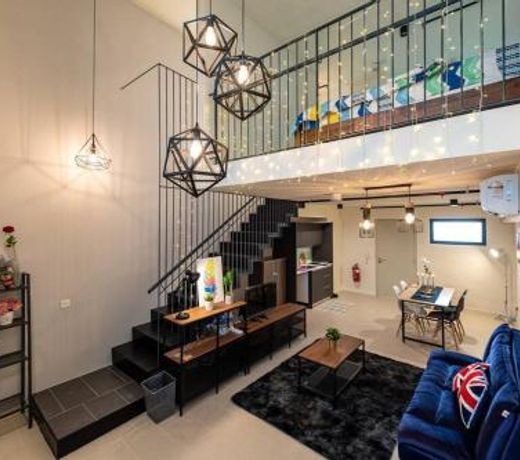 Personal Industrial 3- 4 PAX Loft Duplex