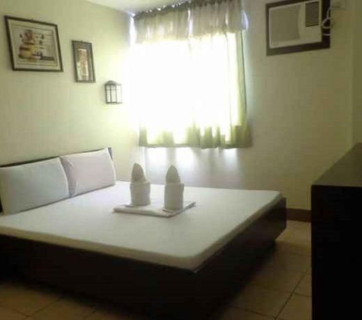 OYO 663 Paradise Apartelle Novaliches