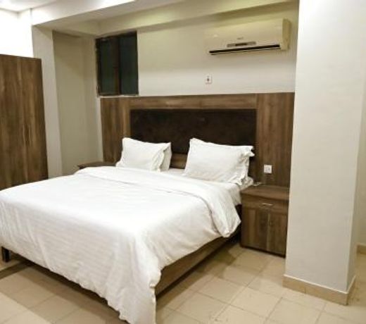 Empire Hotel