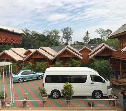 Ruean Mai Sak Thong