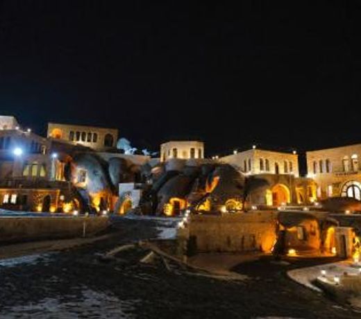 Kalsedon Cave Suites