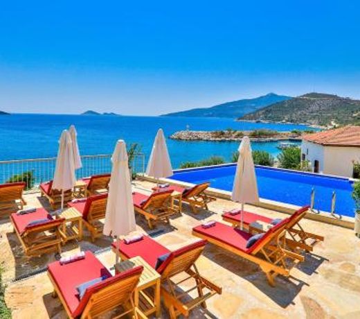 Pier House Hotel