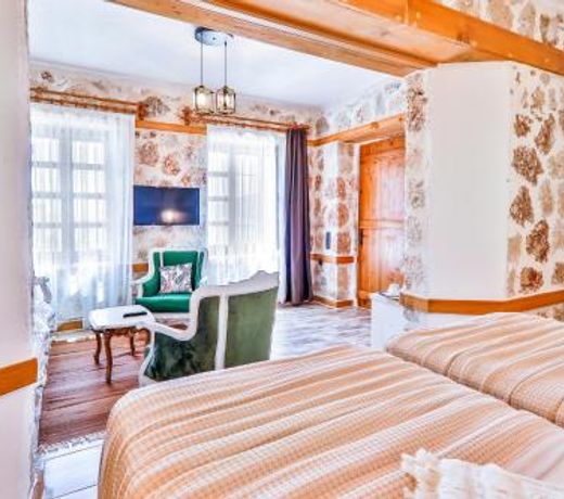 Pier House Hotel