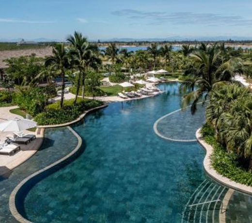 New World Hoiana Hotel