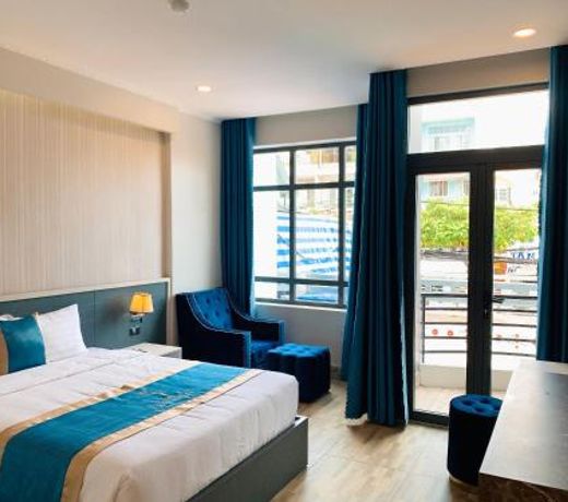 LION HOTEL