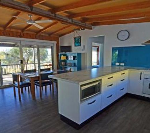 CDC-625 Beach House incl.rear 2BR studio