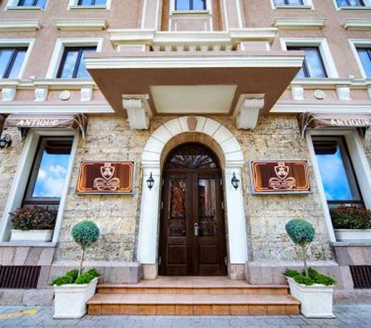 Hotel Antique - free private parking