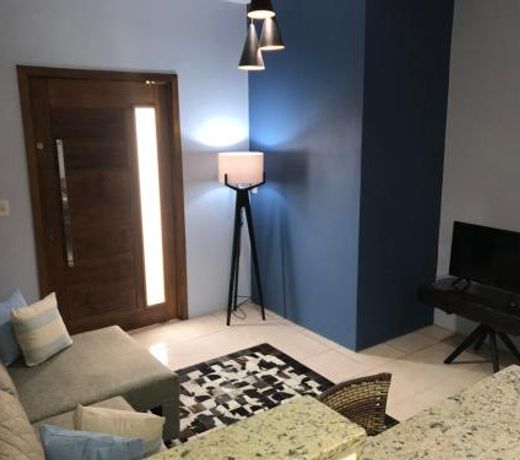 Apto NOVO, totalmente equipado e bem localizado