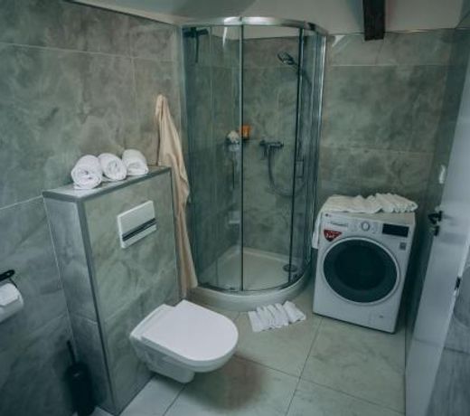 Luxury Oasis, Sauna, AC and Free Parking