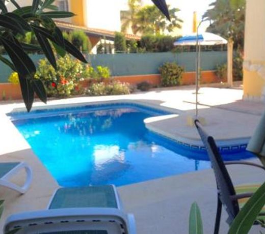 ESPECTACULAR CHALET A 60 M DE LA PLAYA DE VERA