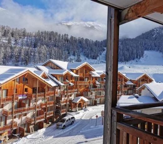 Appartement 4 personnes Les Orres 1800 au pied des pistes