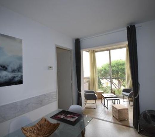 T2 renove en centre ville Port Royal