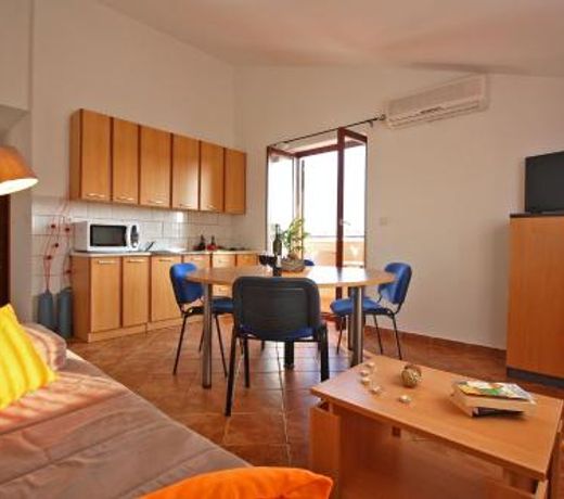 BrijuniSol - 3 Apartments Top Position near the Beautiful Beach