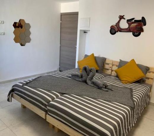 Maya New Guest House -Panoramic Sea&CityCentre View, Haifa