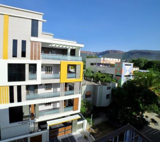 TrueLife Homestays - Royal Nagar - Location - Luxury - Service - Near Railway Station on the way to Tirumala Temple - Fast WiFi - Kitchen - Fully Furnished AC 2BHK Service Apartments for Families visiting Tirupati Temple - Top Service with lots of Love