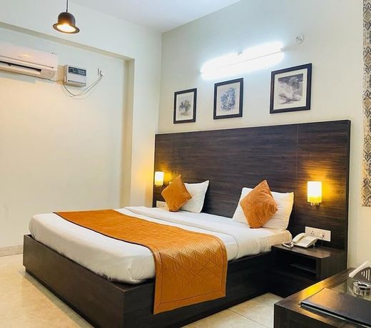 Hotel Kanishk