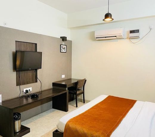 Hotel Kanishk