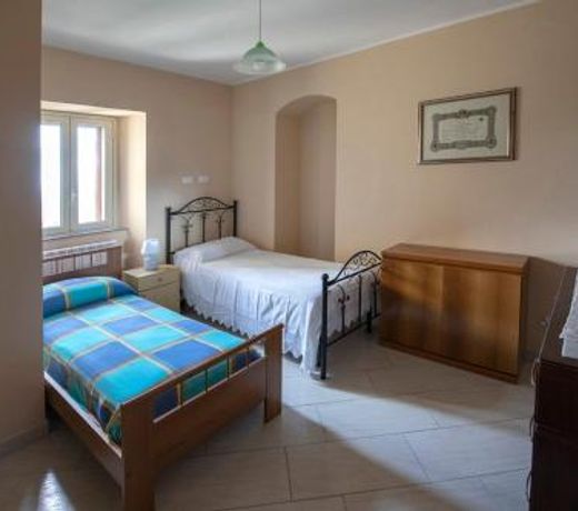 CASA VACANZE NONNA MARIA MONTALBANO ELICONA