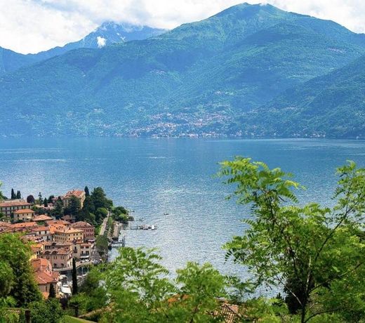 Villa Nicolette sleeps 8