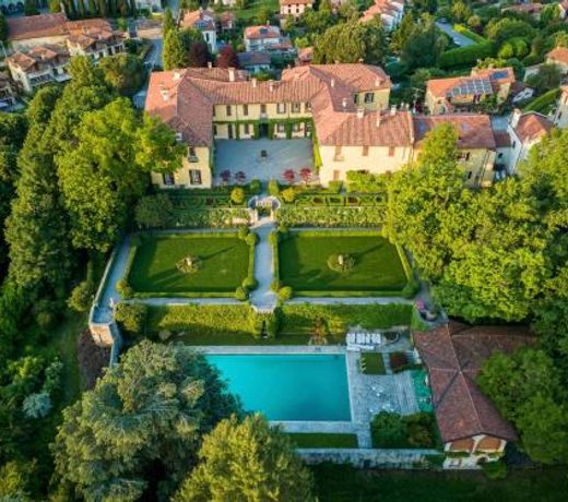 Villa La Vescogna, Historic House with Pool