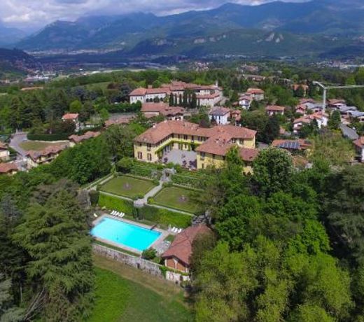 Villa La Vescogna, Historic House with Pool