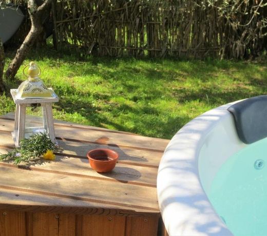 2 CUORI E 1 YURTA Glamping in Tuscany - Adults Only