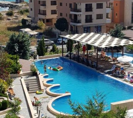 LUXURY APARTMENT SVETLANA in ROSE GARDEN, POMORIE