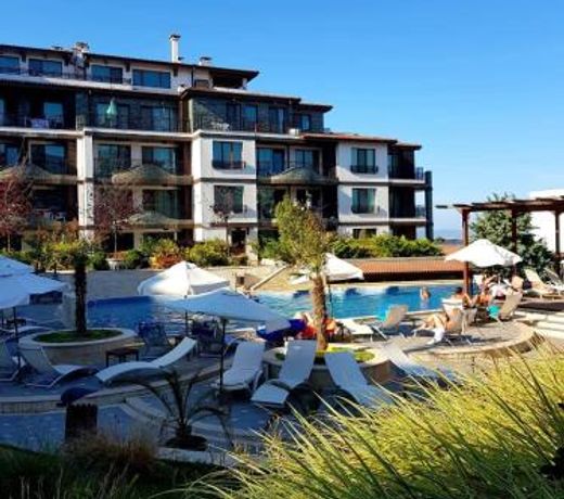 LUXURY APARTMENT SVETLANA in ROSE GARDEN, POMORIE