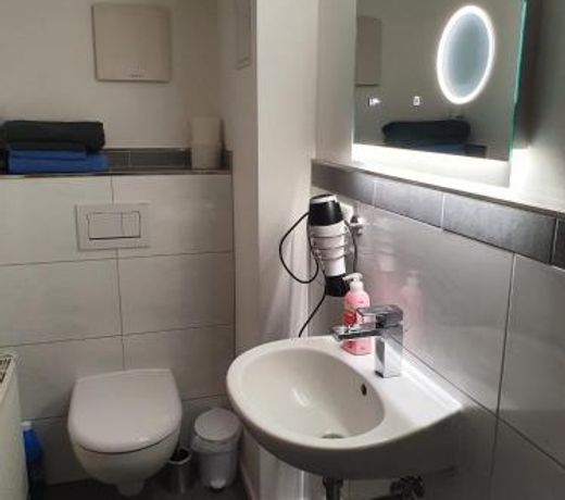 Zimmer im UG direkt in der Innenstadt, Centrum
