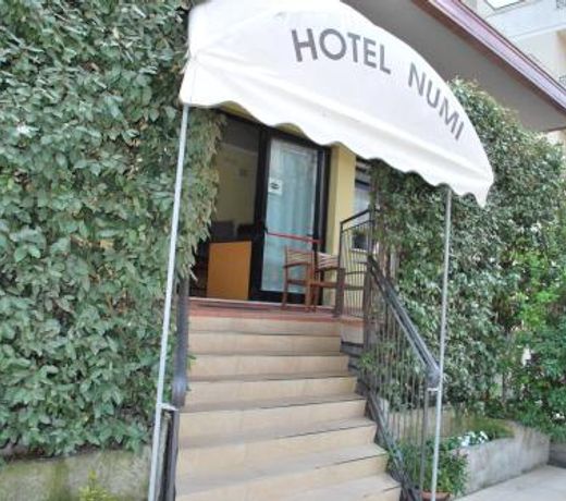 Hotel Numi