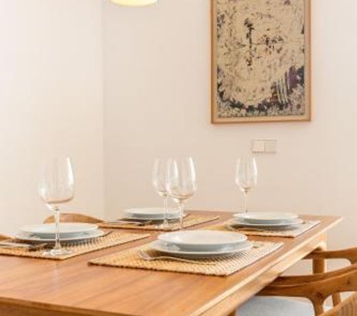 Sunny Loft in Downtown Porto with Private Parking
