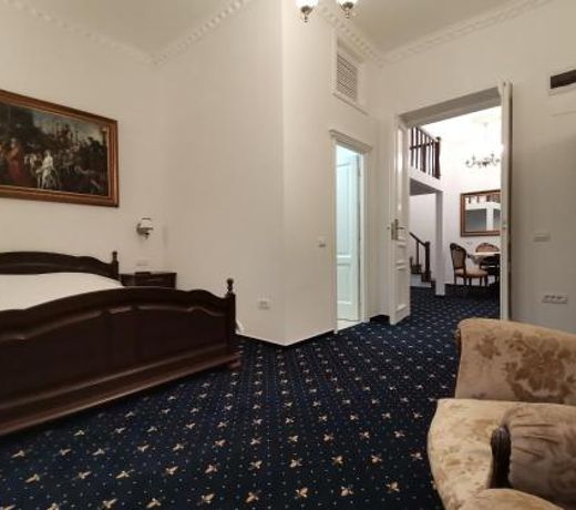 Weiss Little Palace