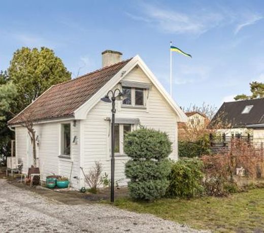 Guesthouse close to the beaches in HÃ¶llviken